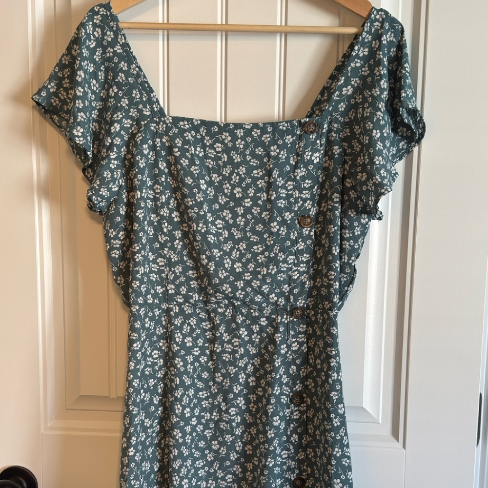 🍀NWT Sienna Sky Floral Green Dress🍀